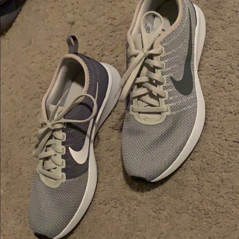 Nike sz 8 womens